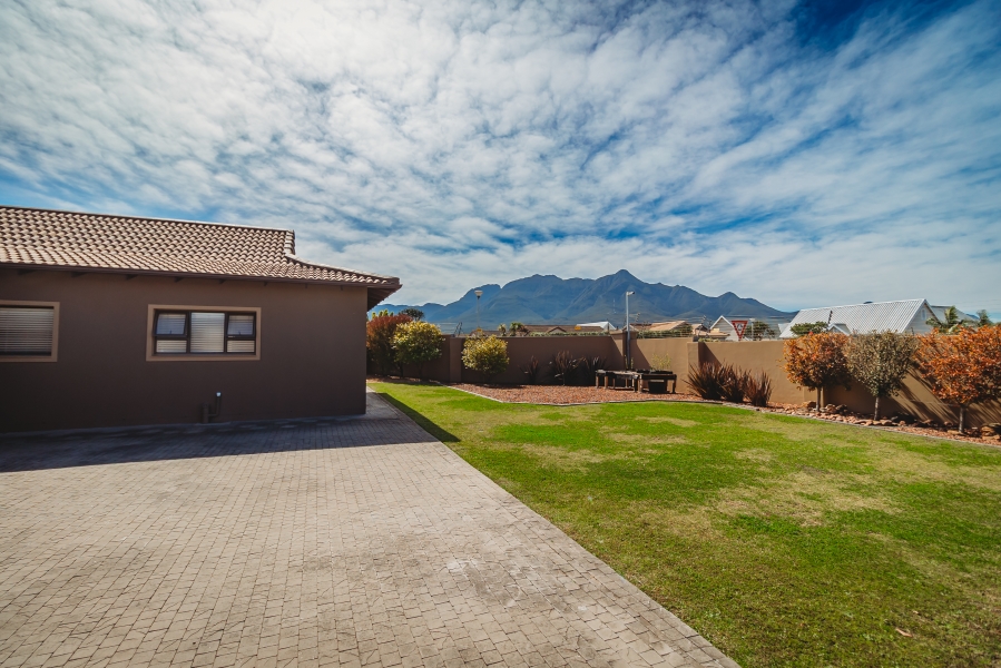4 Bedroom Property for Sale in Earls Court Lifestyle Estate Western Cape